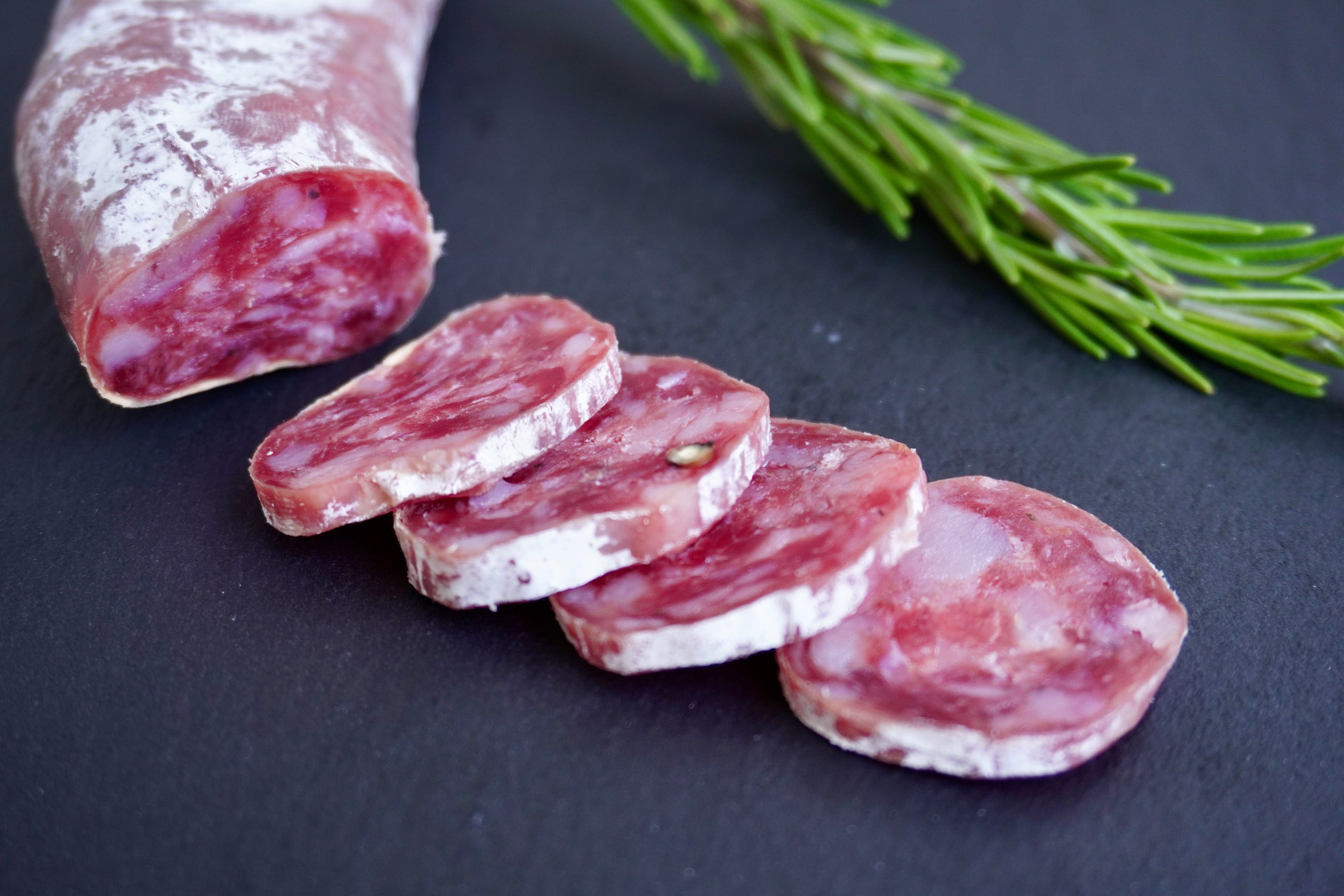 Spanische Meisterwurst "Salchichón".